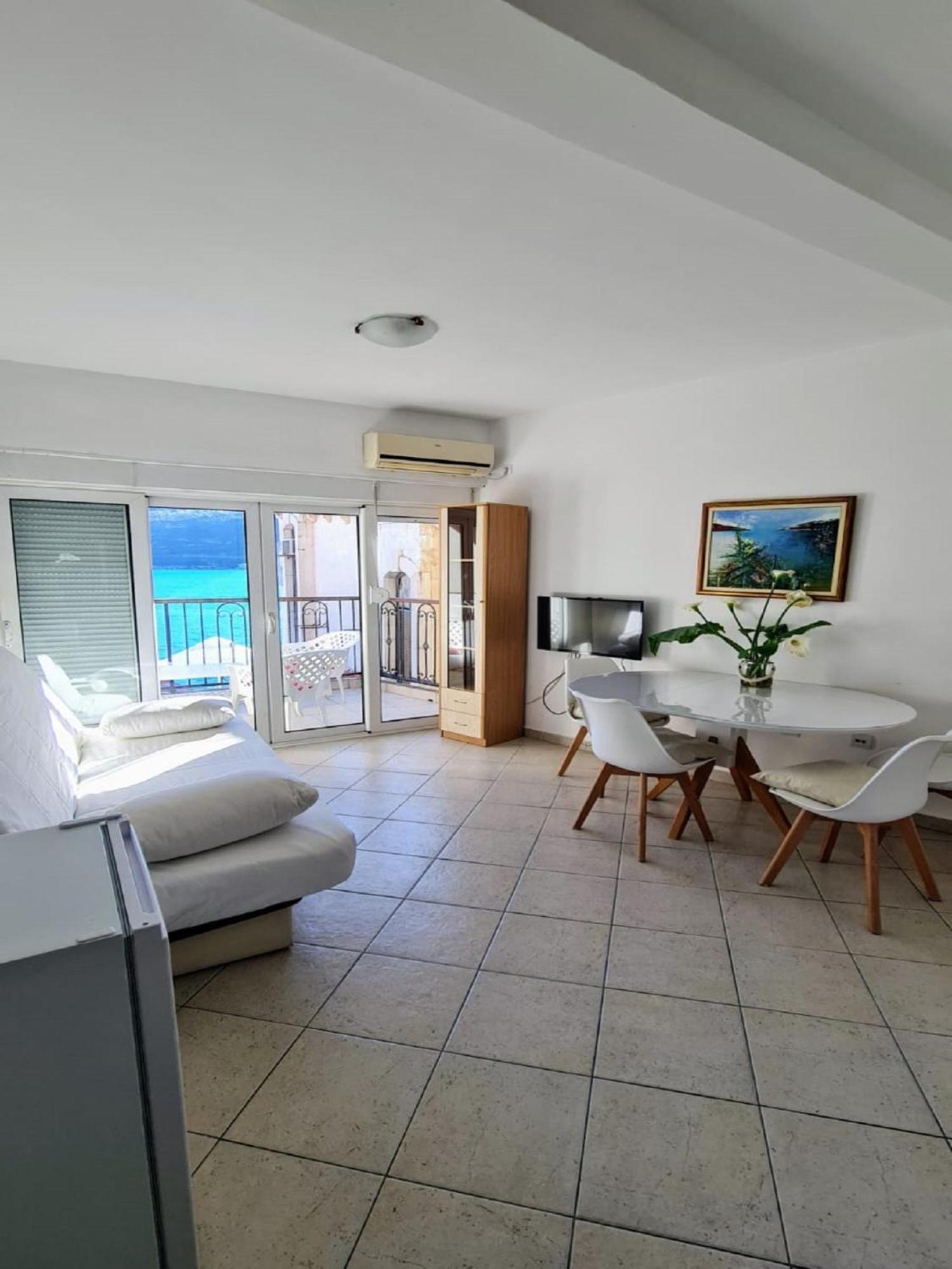 Apartments Sun House Херцег-Нови Номер фото