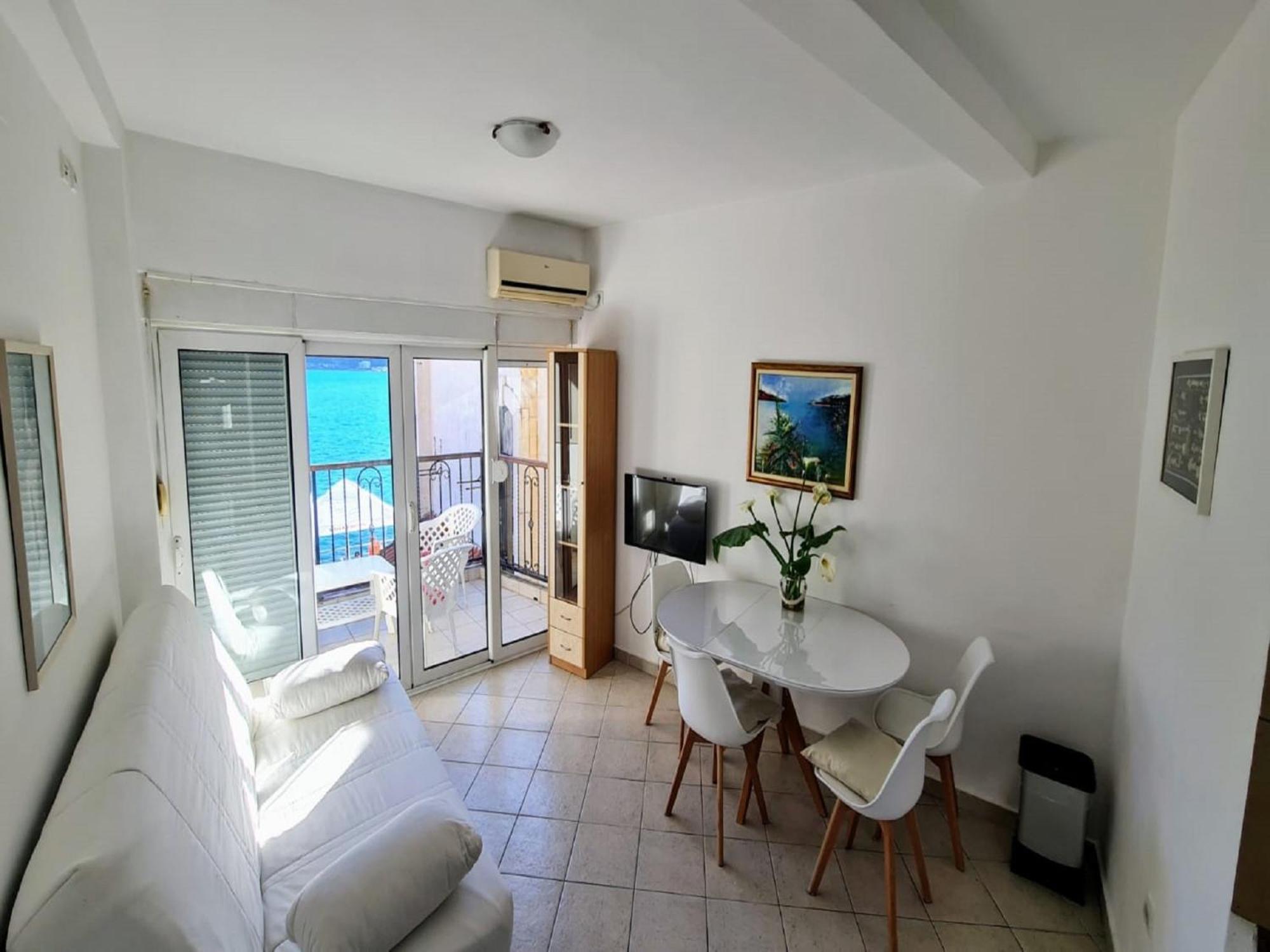 Apartments Sun House Херцег-Нови Номер фото