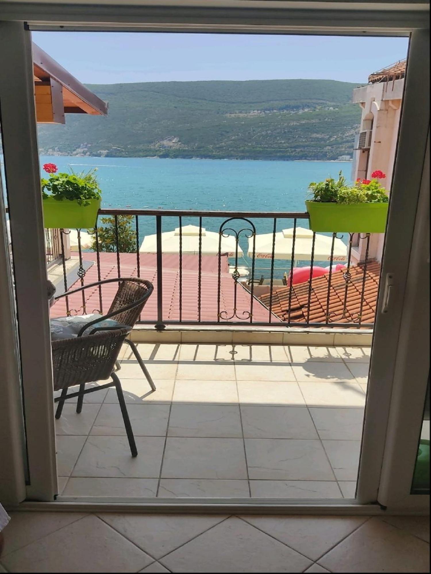 Apartments Sun House Херцег-Нови Номер фото
