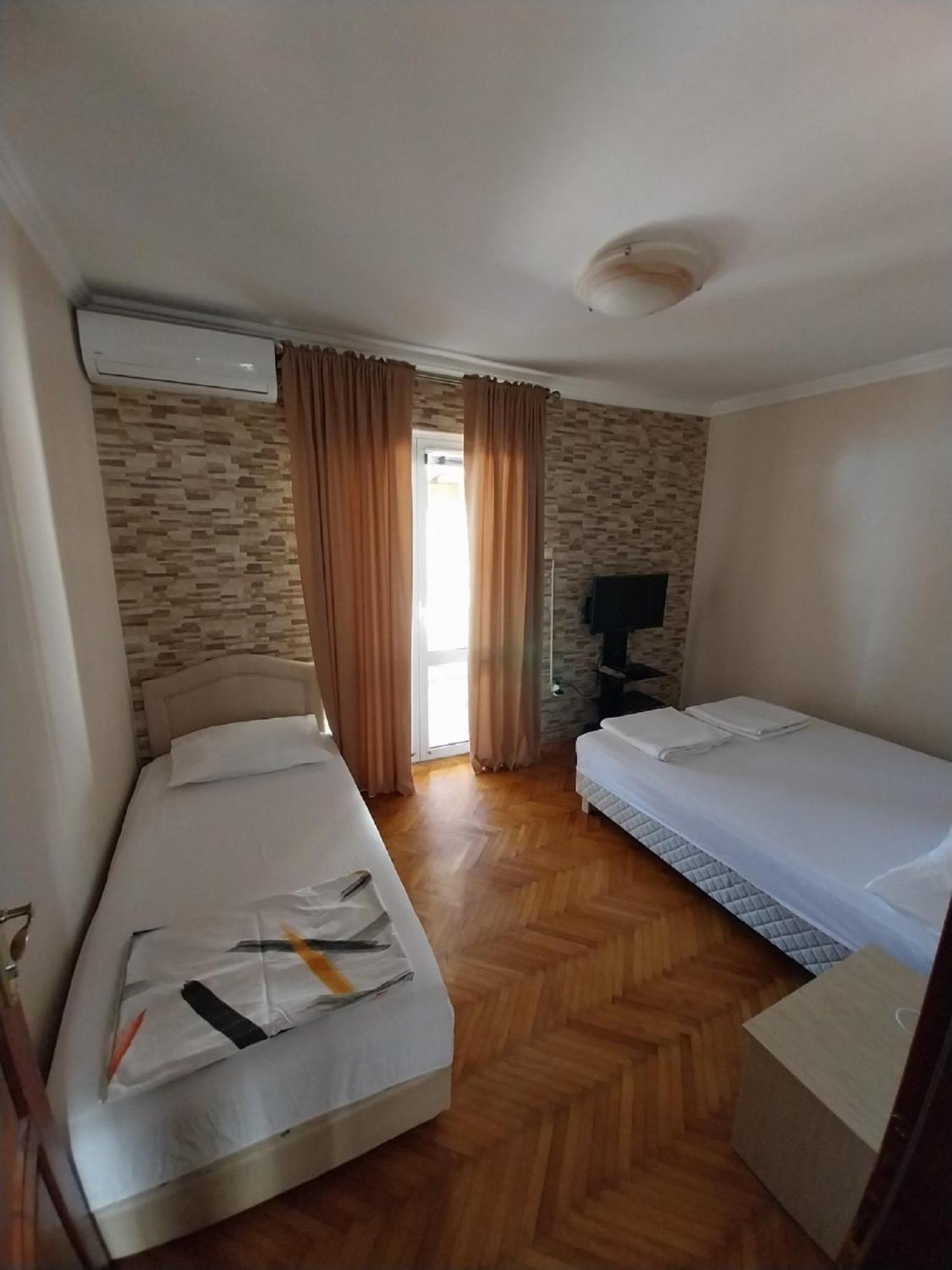 Apartments Sun House Херцег-Нови Экстерьер фото