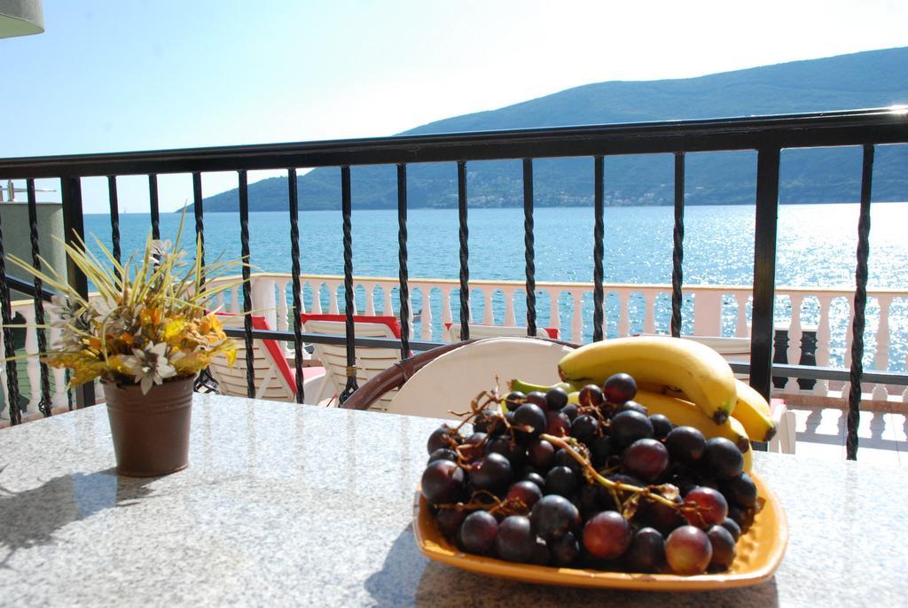 Apartments Sun House Херцег-Нови Номер фото